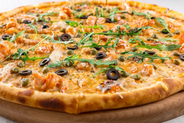 Quels sont les avantages d’un four à bois à pizza à sol rotative ?